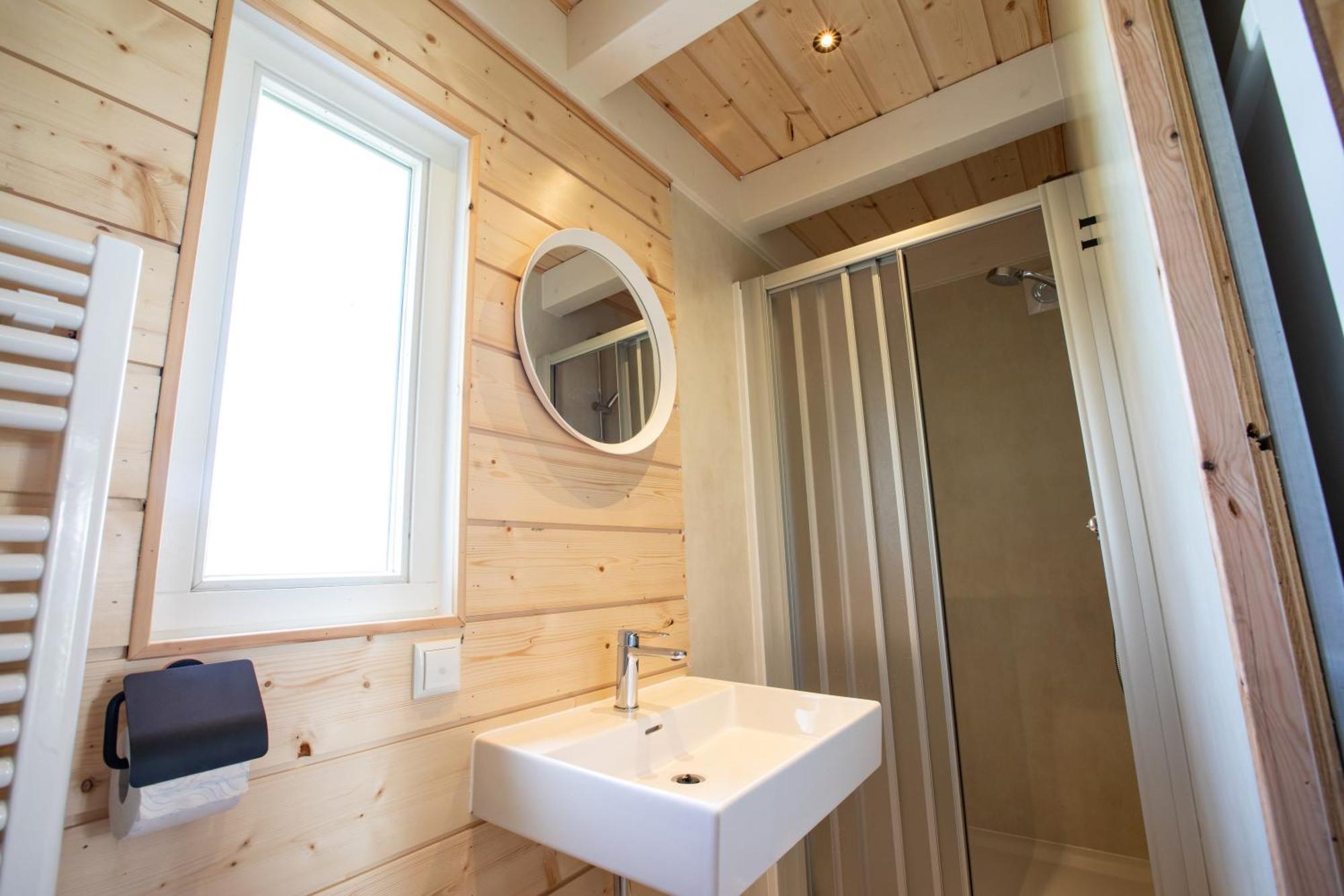 Ferienwohnung Tiny House - Optioneel Met Hottub Dokkum Exterior foto